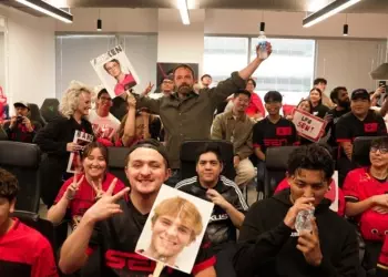 Actor Ben Affleck celebrates with Sentinels fans at a watch party, promotes latest film The Accountant 2 with content creator Tarik. Image credit: Sentinels